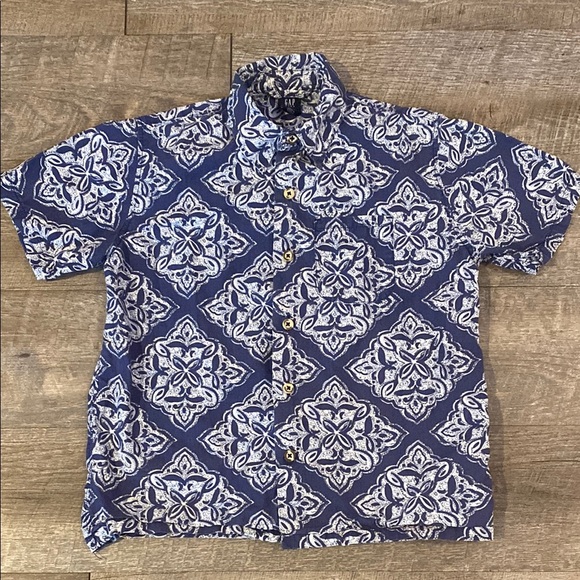 GAP Blue and White Patterned Kids Button Down Shirt S 6/7 Front pocket - Picture 1 of 6